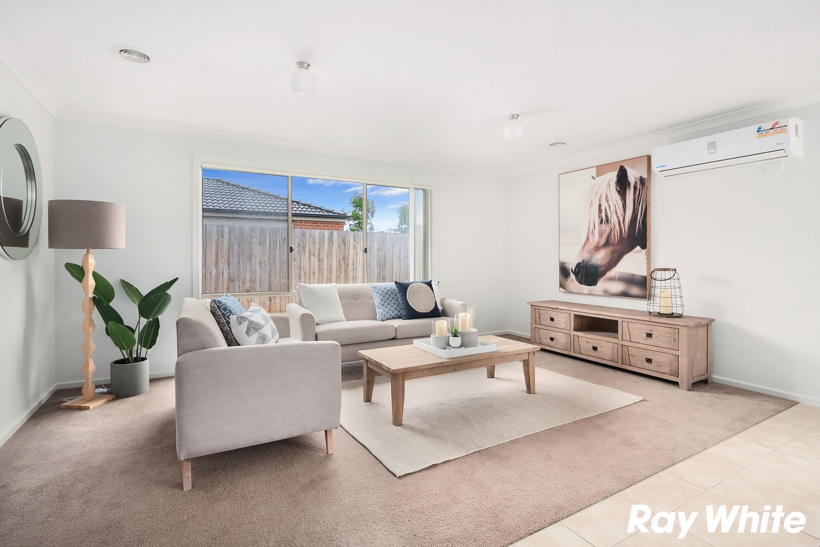 2/9 Shakespeare Court, Drouin VIC 3818, Image 1