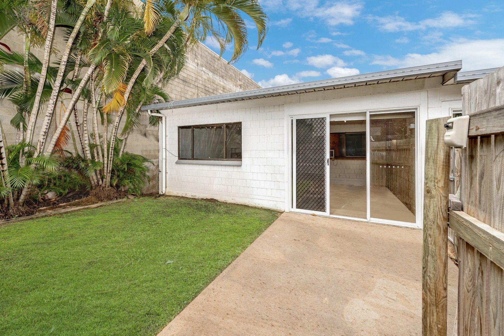 4/57 Livingstone Street, West End QLD 4810, Image 0