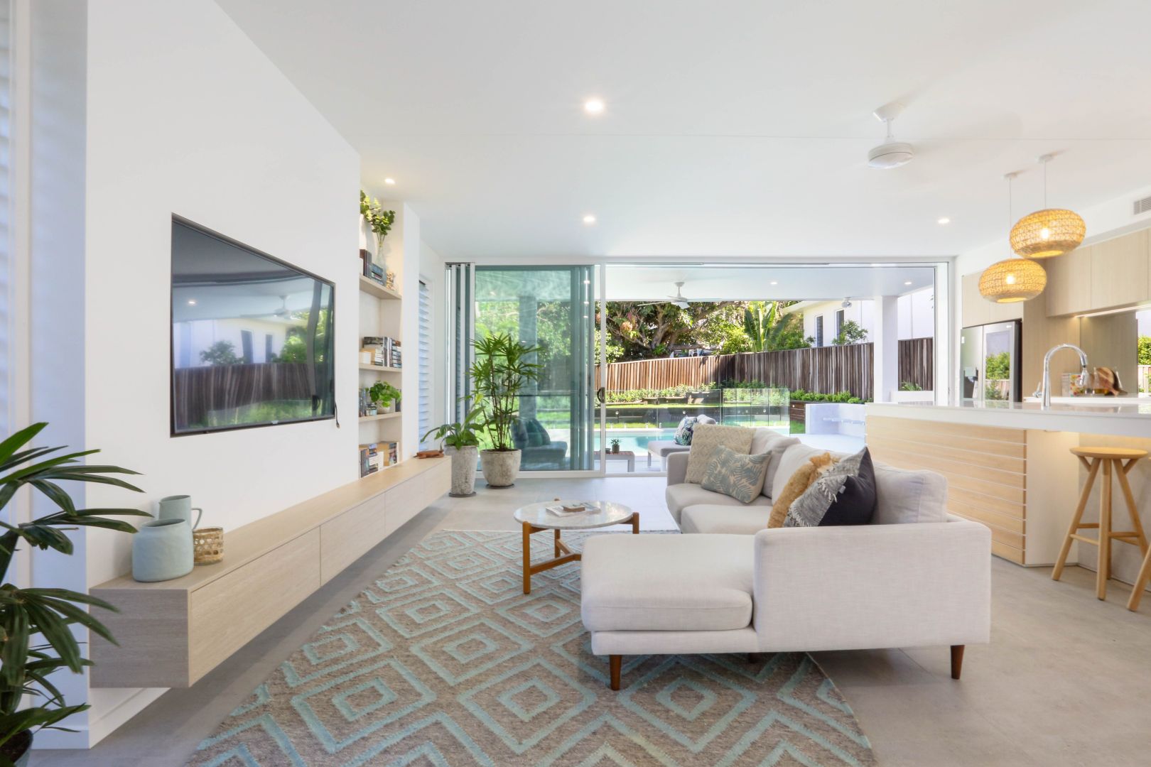 2/7 Camfield Street, Alexandra Headland QLD 4572, Image 1