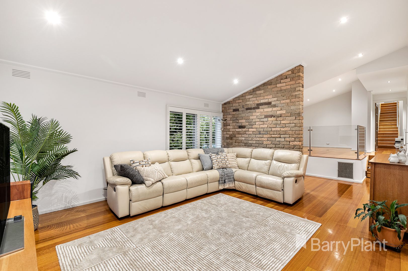 10 Stradmore Avenue, Templestowe VIC 3106, Image 1