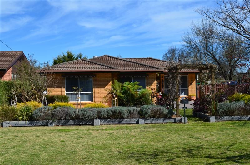 40 Selwyn Street, ADELONG NSW 2729, Image 0