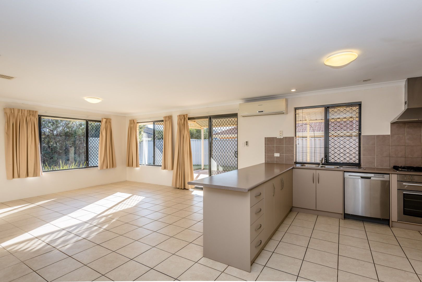 8 Whitworth Drive, Sunset Beach WA 6530, Image 1