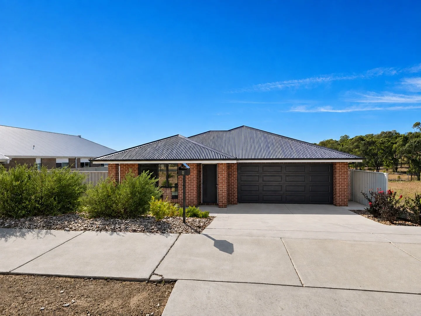 Lloyd NSW 2650