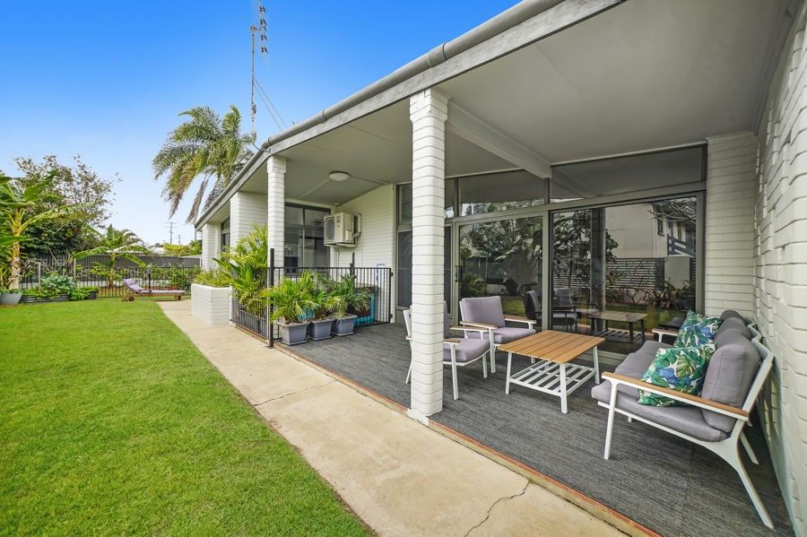 10 Robert Street, Torquay QLD 4655, Image 2