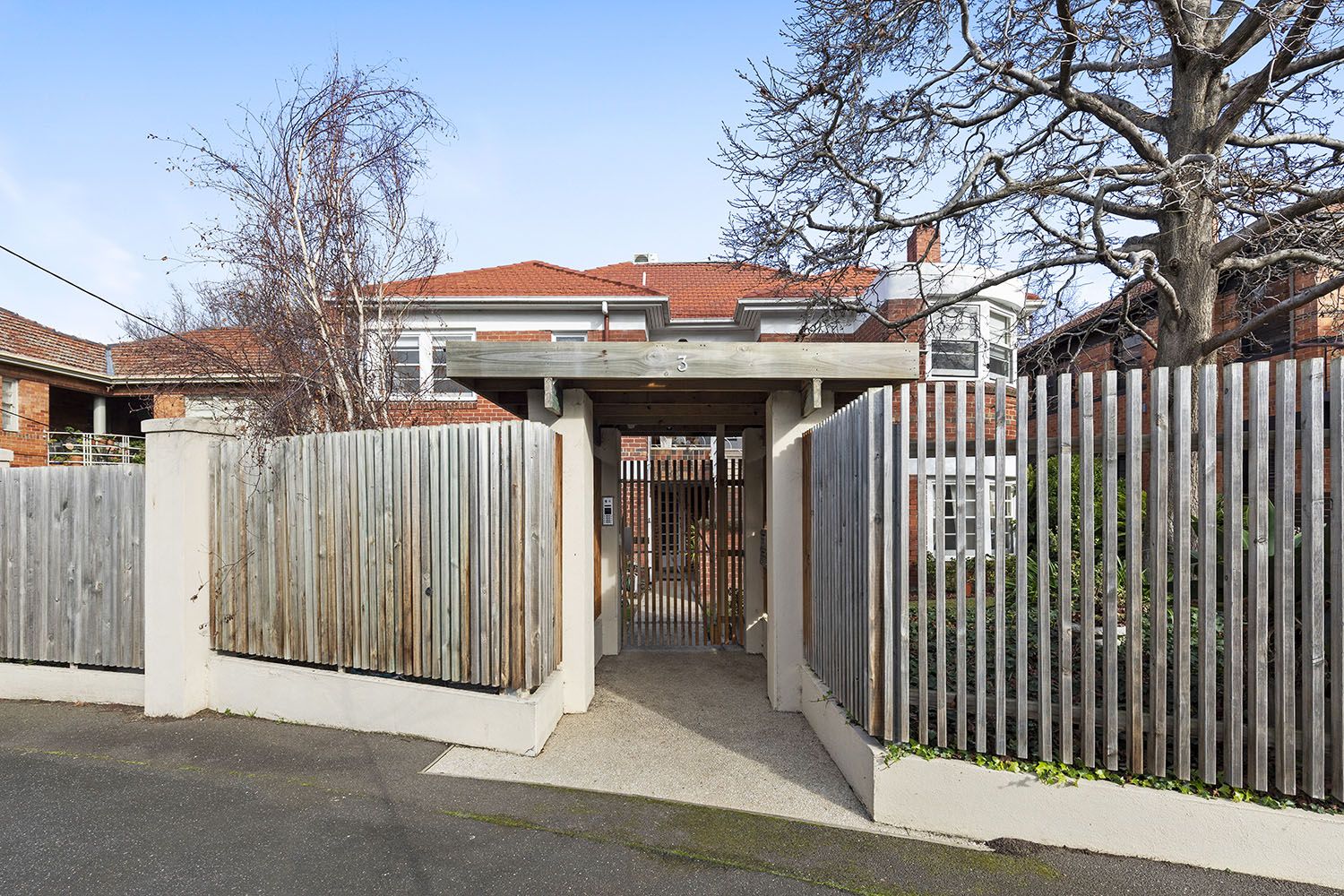3 bedrooms Apartment / Unit / Flat in 7/3 Garden Court ELWOOD VIC, 3184