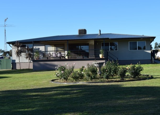 110 Cowra Road, Grenfell NSW 2810