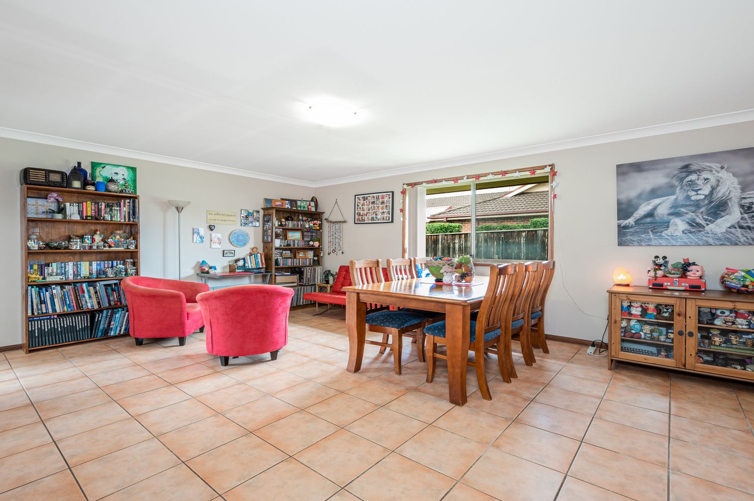 12 Lakeside Crescent, Currans Hill NSW 2567, Image 2