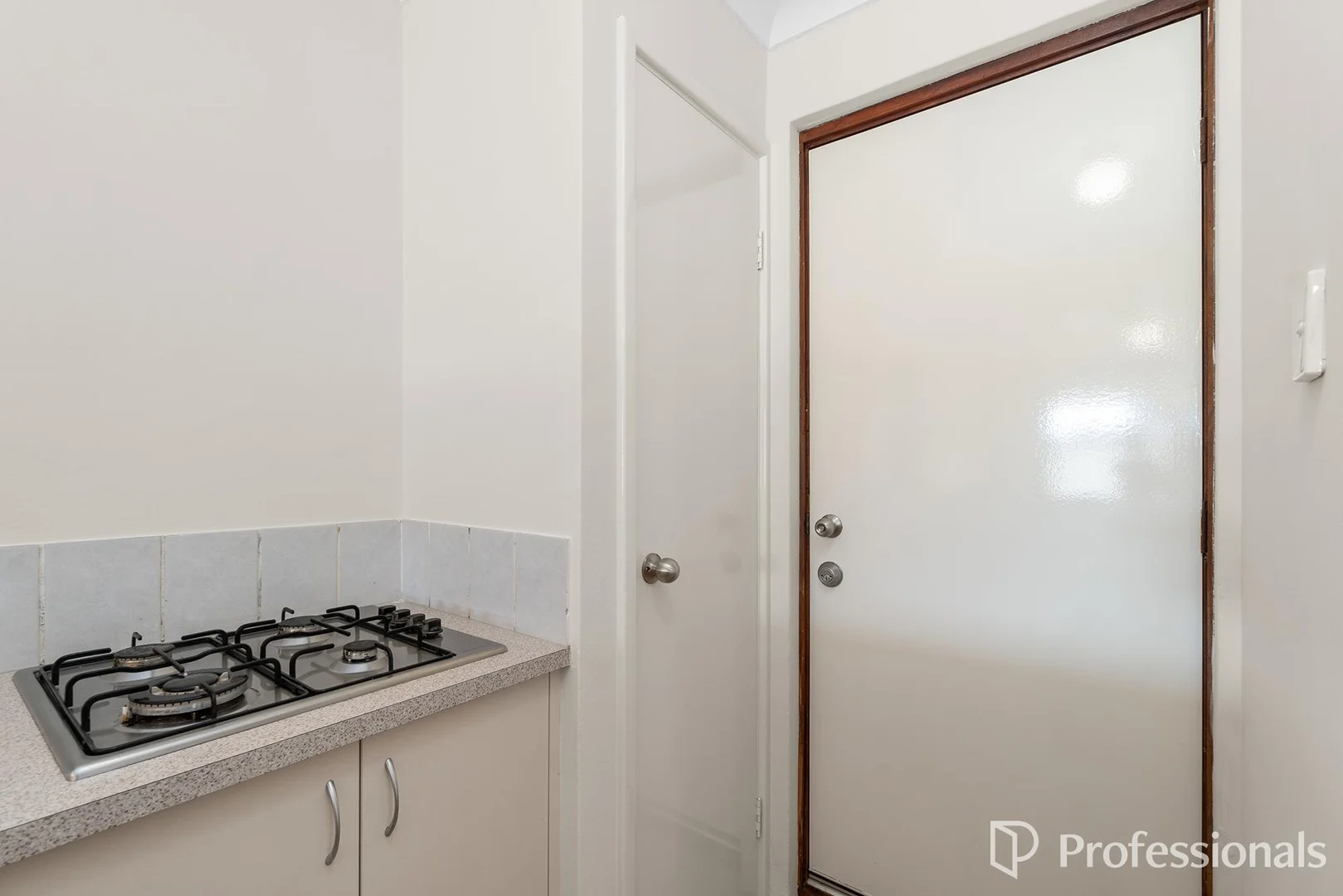 Additional image 16 of 142 Seville Drive, Seville Grove WA 6112