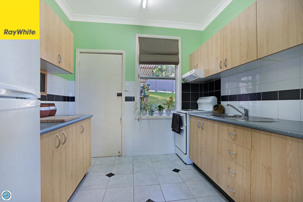 14 Canberra Road, Lake Heights NSW 2502, Image 2