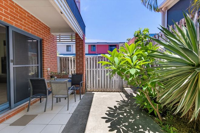 6/170 Whiting Street Labrador 4215 - Image 4