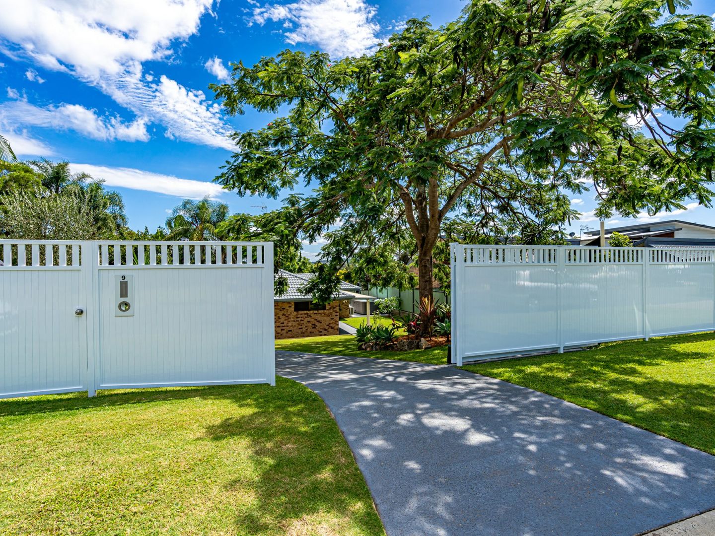 9 Pleasant Court Carrara QLD 4211 Domain