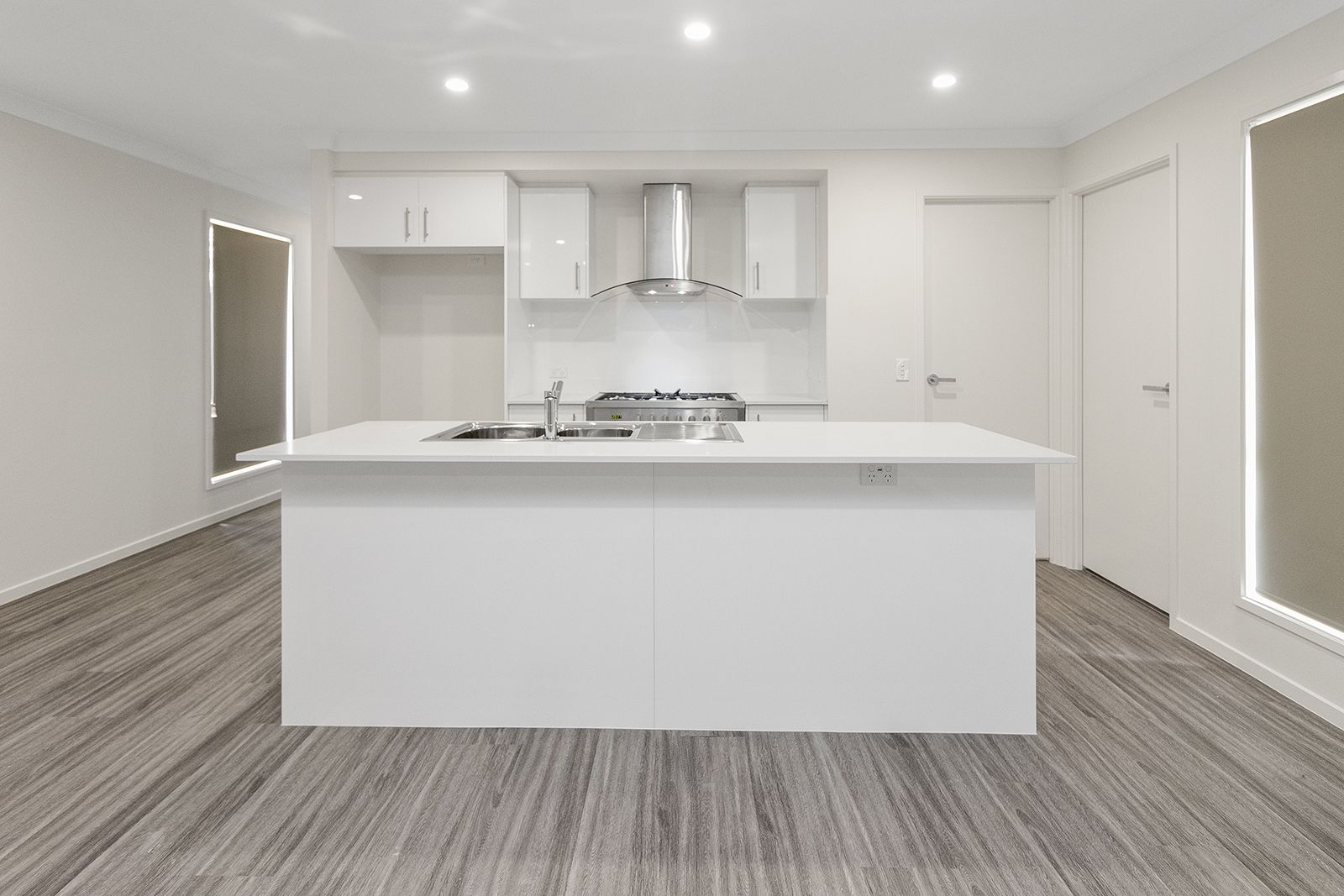 4 bedrooms House in 111 Highbridge Circuit CARSELDINE QLD, 4034