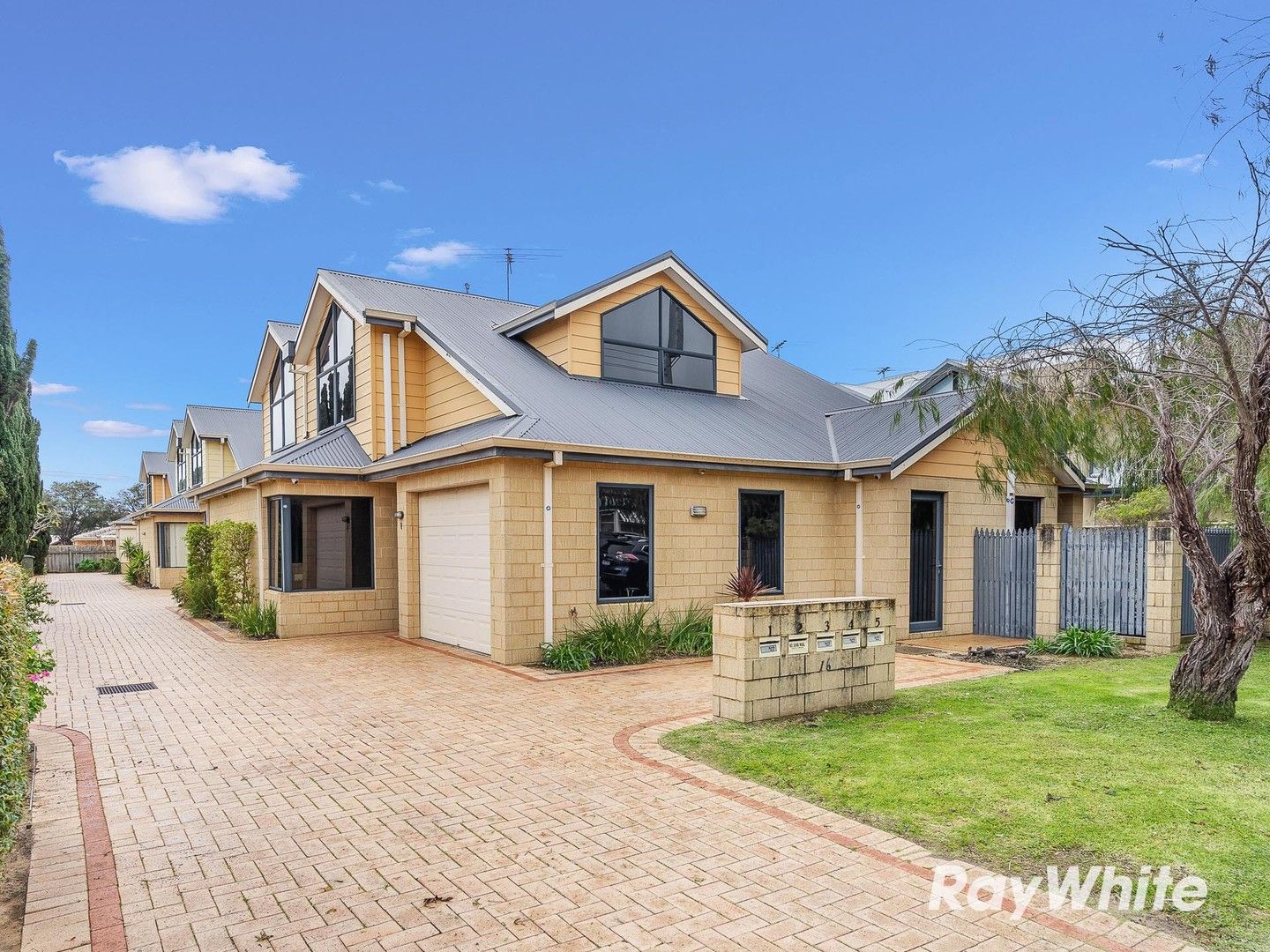 3 bedrooms House in 1/16 Davey Street MANDURAH WA, 6210