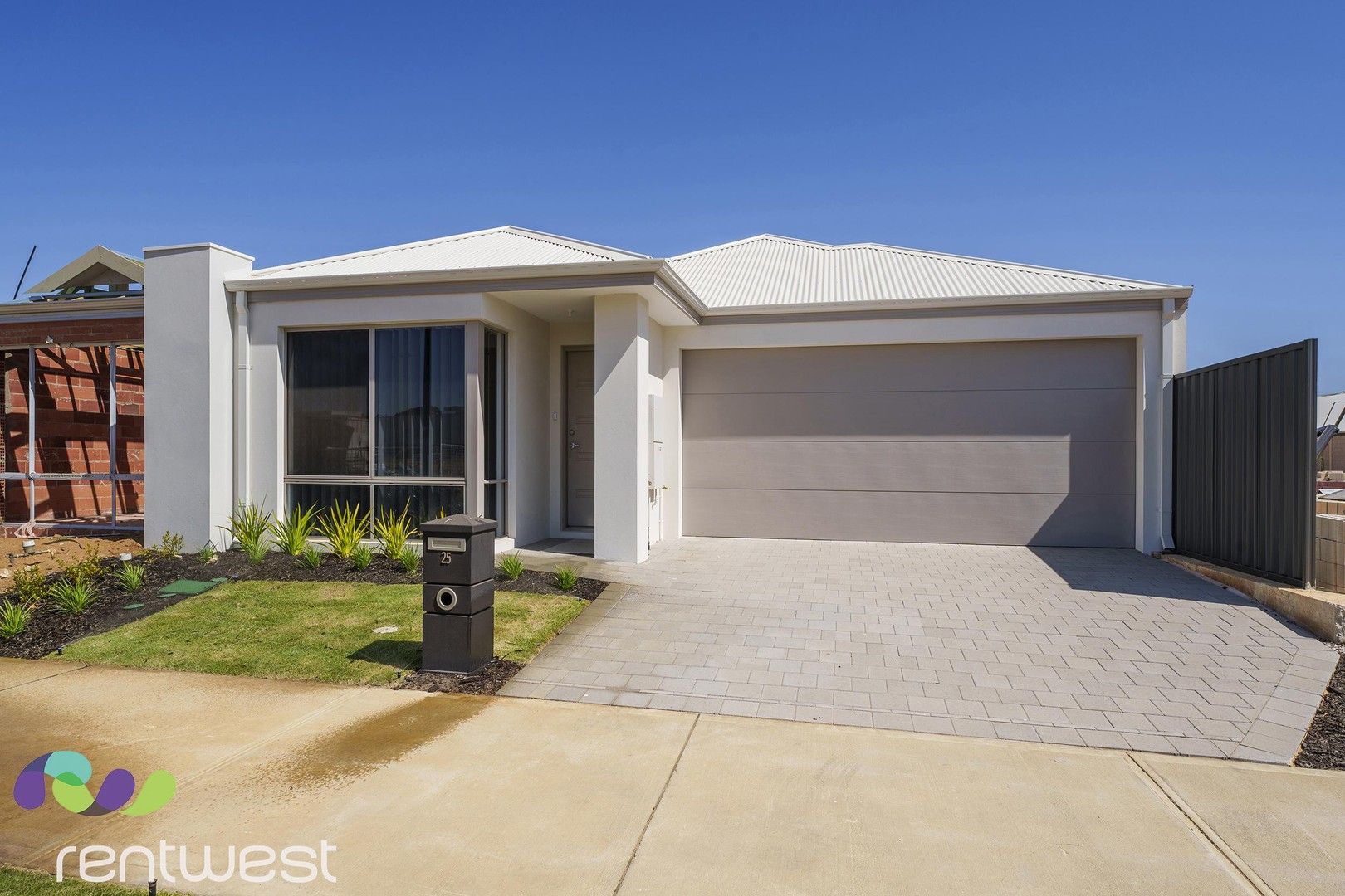 4 bedrooms House in 25 Maranca Street BALDIVIS WA, 6171