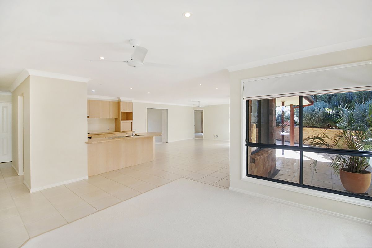 2 Isaacs Crt, Terranora NSW 2486, Image 2