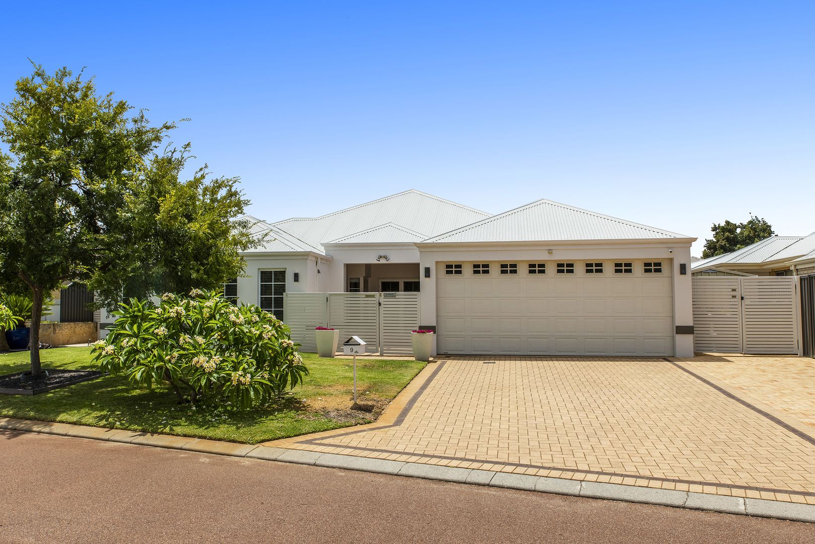 9 Hirani Link Aveley Wa 6069 Domain