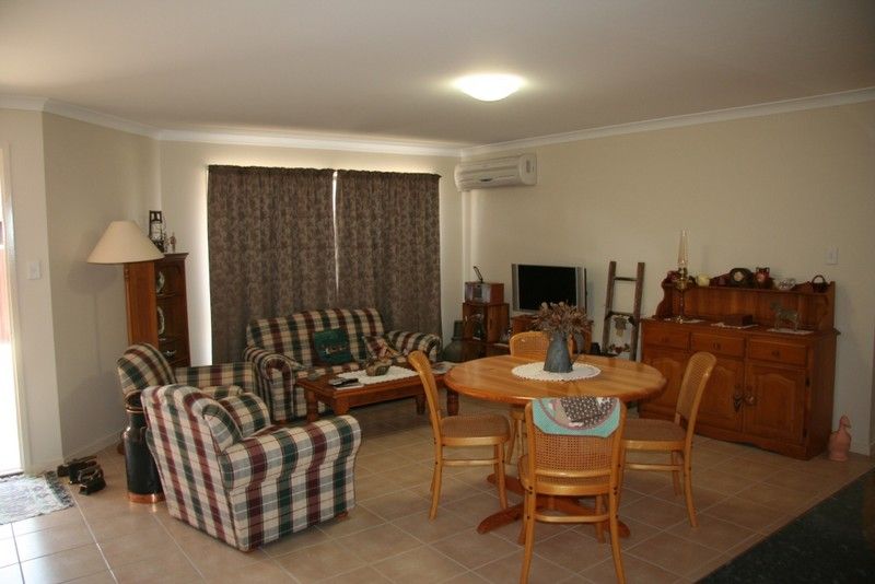 90 Windsor Circle, Kingaroy QLD 4610, Image 2