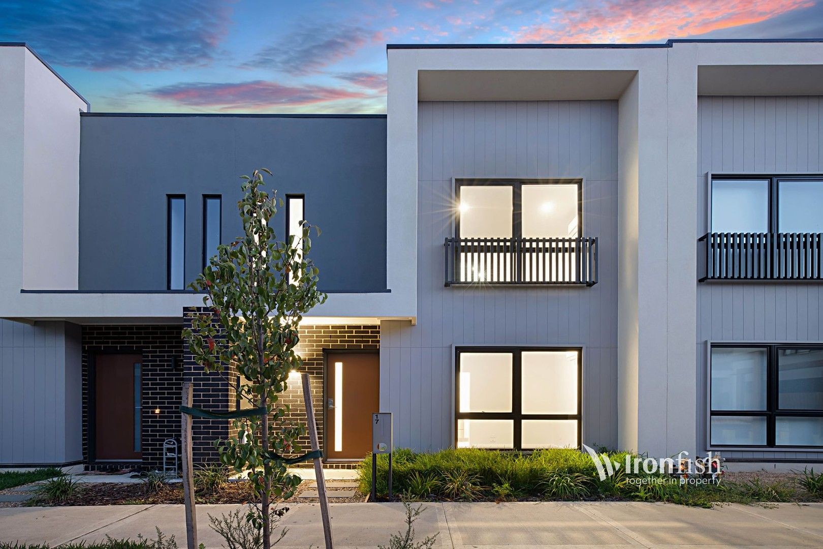 4 bedrooms Townhouse in 17 Cultura Walk CRANBOURNE WEST VIC, 3977