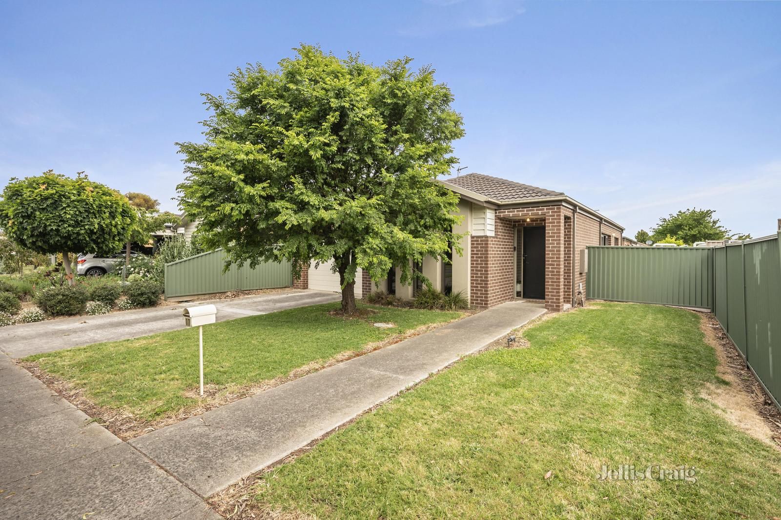 17 Leopold Street, Alfredton VIC 3350