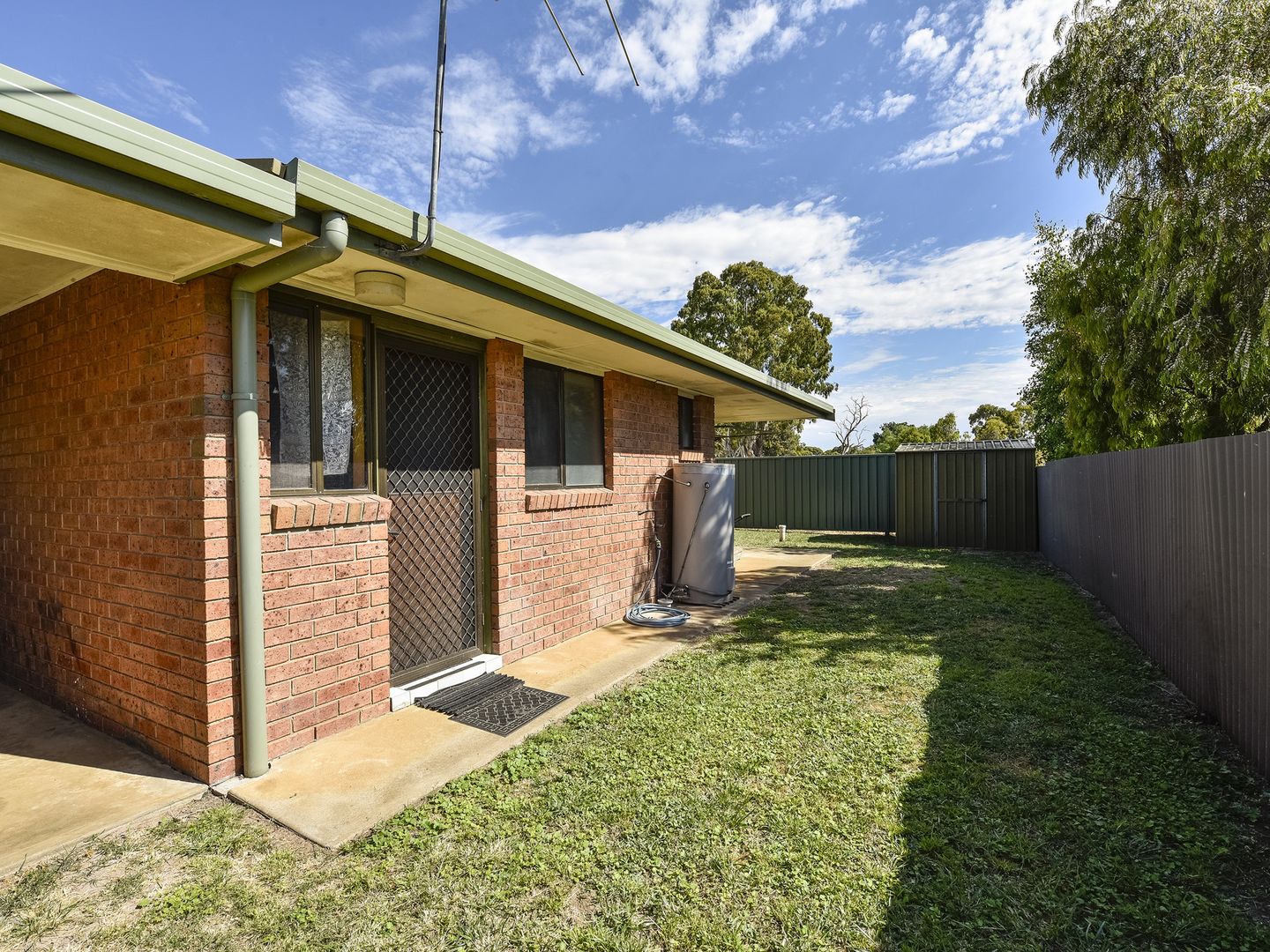 Unit 4/13 Julian St, Penola SA 5277, Image 2