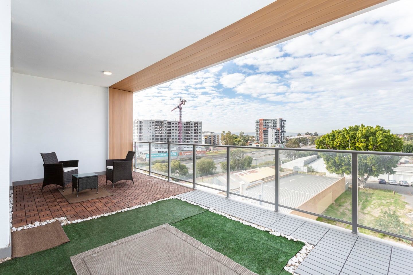 1 bedrooms Apartment / Unit / Flat in 51/8 Riversdale Road BURSWOOD WA, 6100