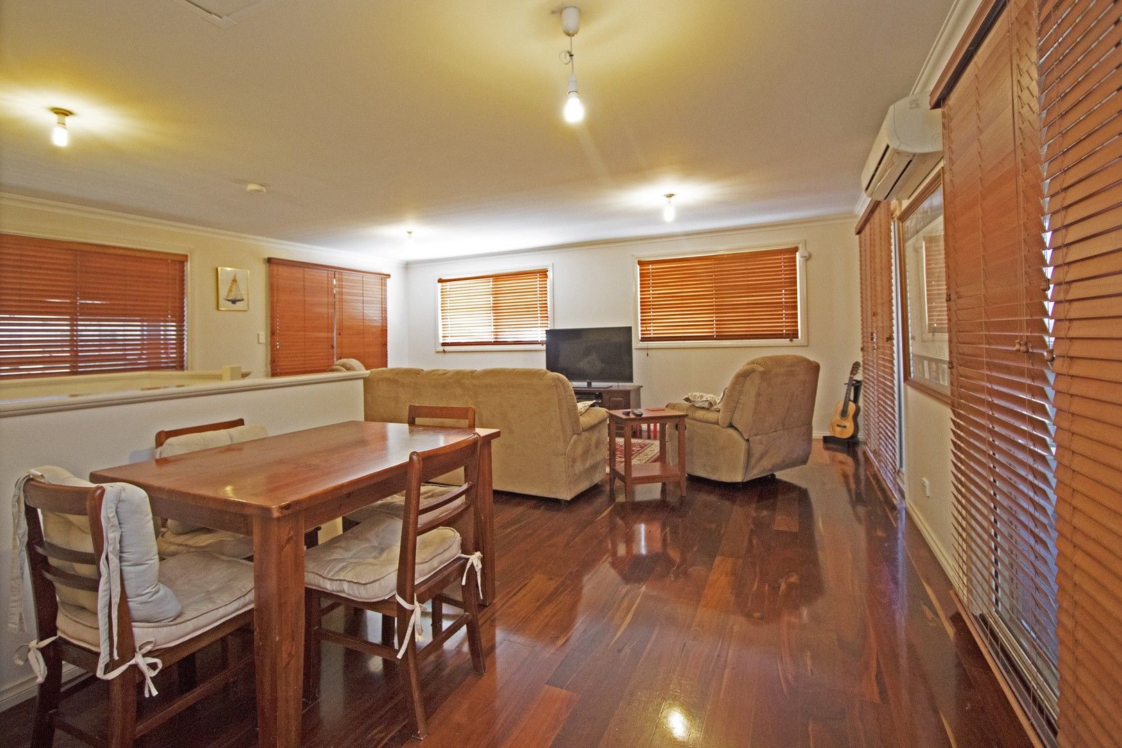 4 bedrooms House in 32 Craike Way GREEN HEAD WA, 6514