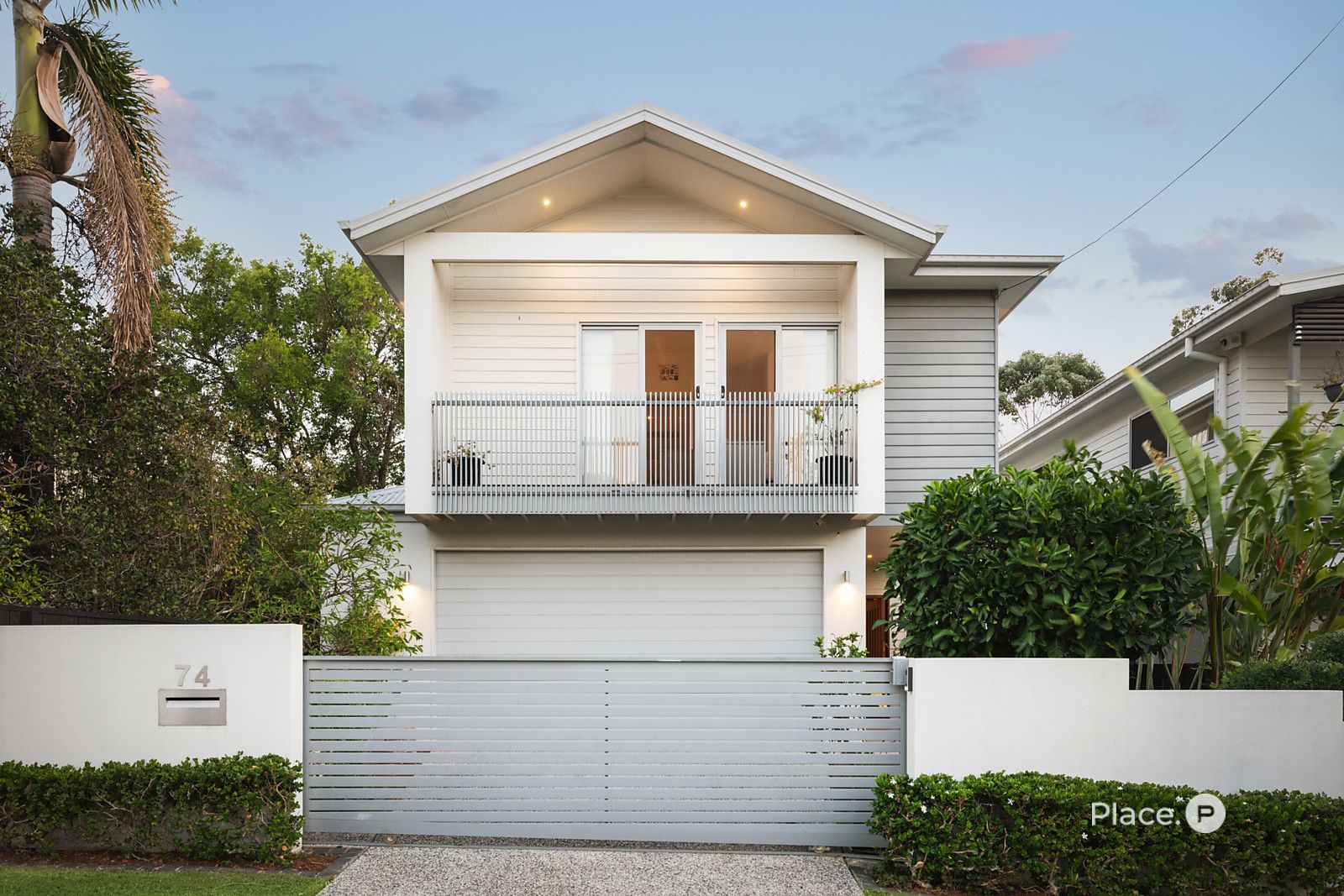 5 bedrooms House in 74 Leslie Street BARDON QLD, 4065