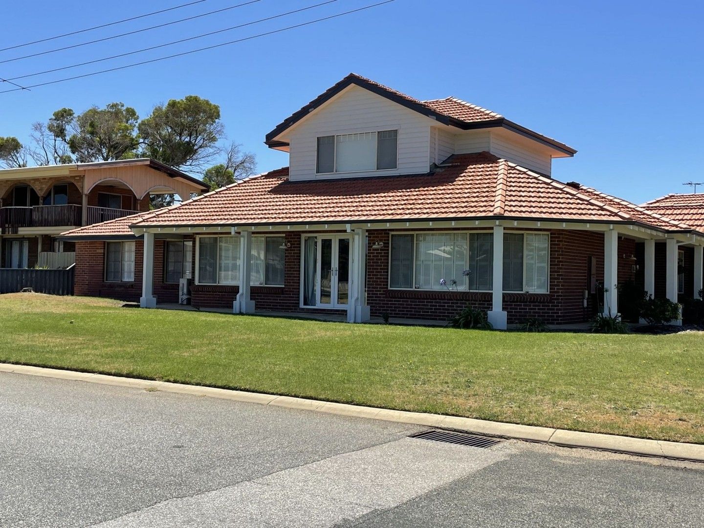4 bedrooms House in 12 Assam Street MADORA BAY WA, 6210