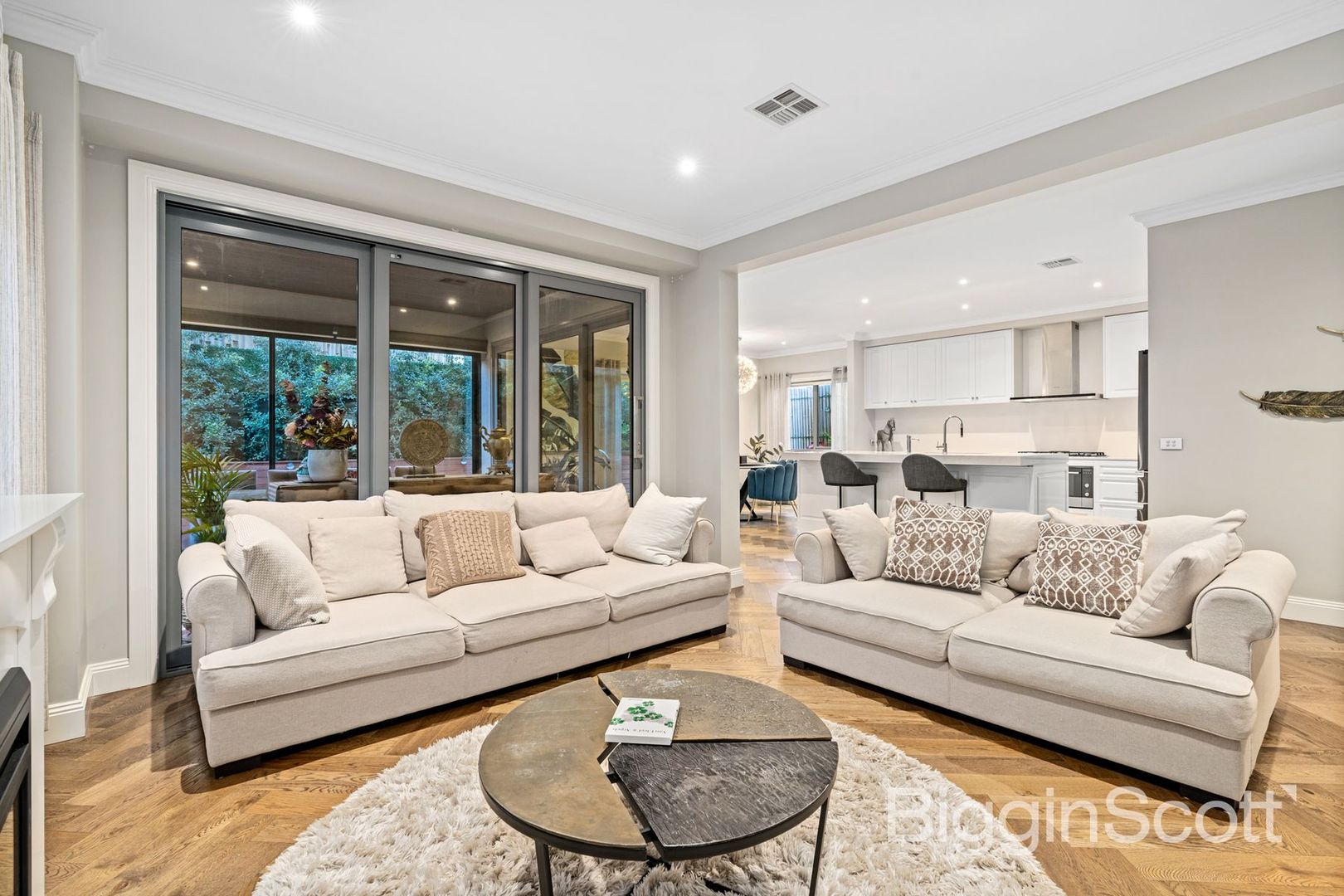 30 Verdant Crescent, Doncaster VIC 3108, Image 2