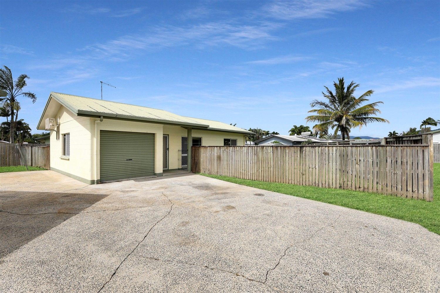 2/2 Zechaen Court, Bentley Park QLD 4869, Image 0