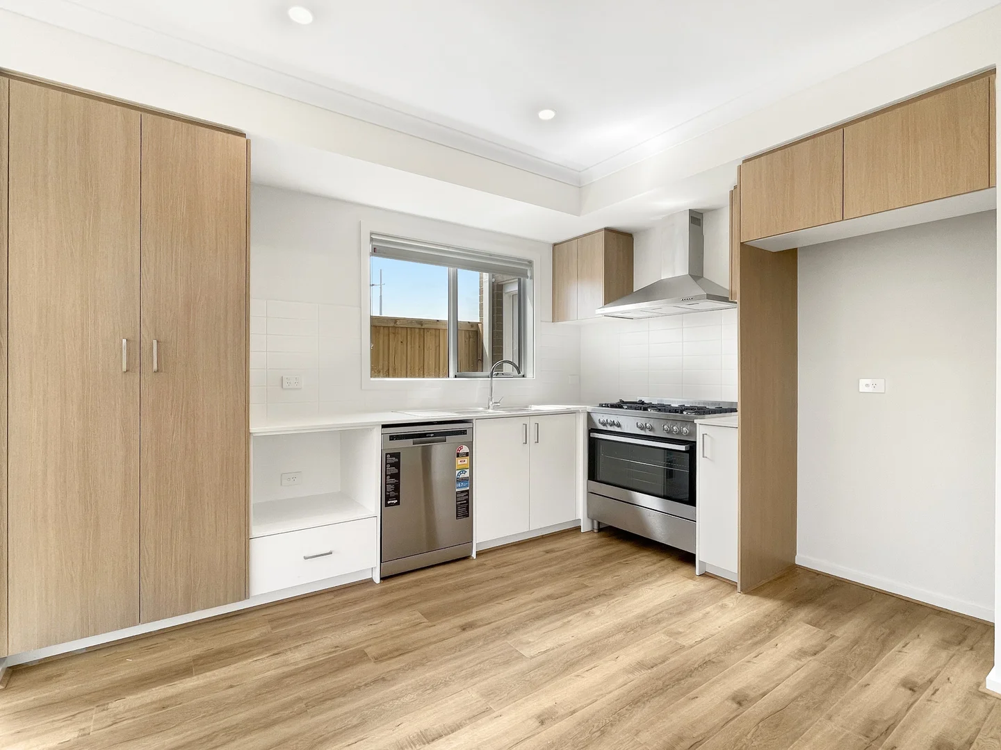 Additional image 7 of 4 Savona Way, Manor Lakes VIC 3024