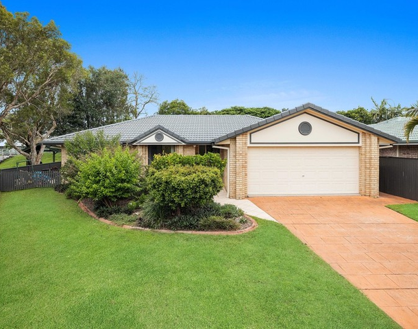 18 Riversdale Boulevard, Banora Point NSW 2486