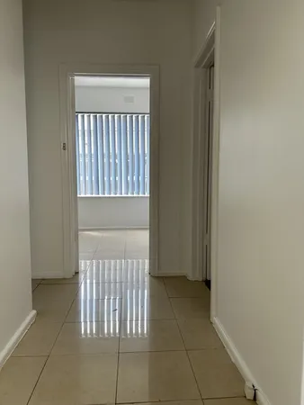 Apartment in Hadfield - View 4