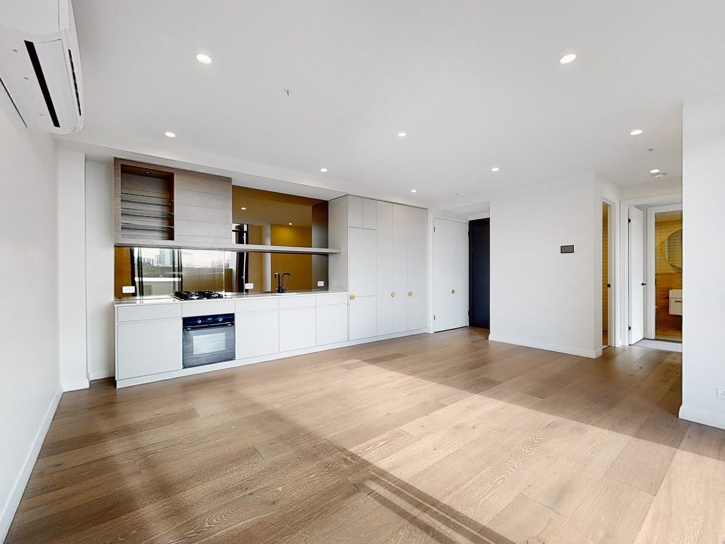 2 bedrooms Apartment / Unit / Flat in 301/88 Mount Alexander Road TRAVANCORE VIC, 3032