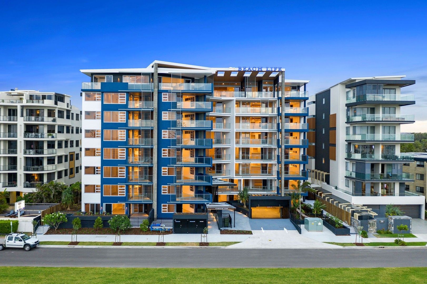 3 bedrooms Apartment / Unit / Flat in 406/118-120 Alexandra Parade ALEXANDRA HEADLAND QLD, 4572