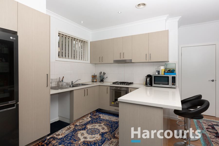 1/12 Prunus Grove, Doveton VIC 3177, Image 2