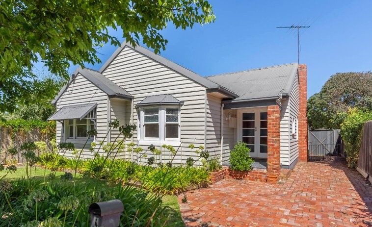 3 bedrooms House in 4 Mann Street EAST GEELONG VIC, 3219