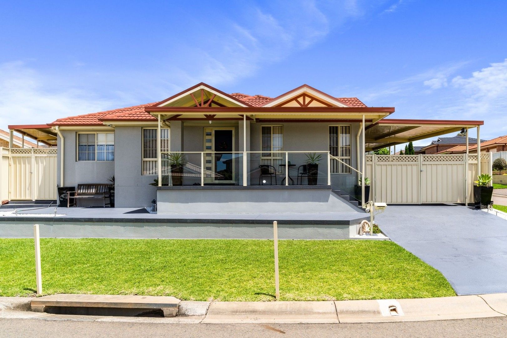 4 bedrooms House in 4 Alt Close WEST HOXTON NSW, 2171