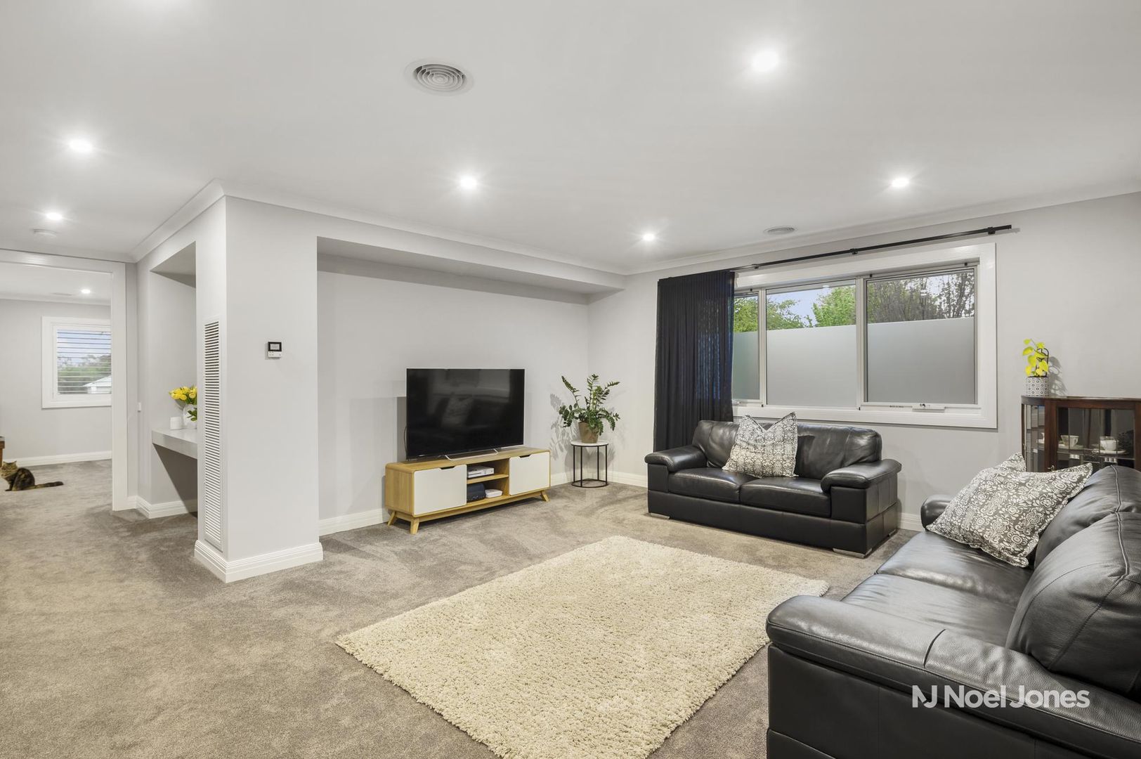 7 Lawson Street, Blackburn VIC 3130, Image 2