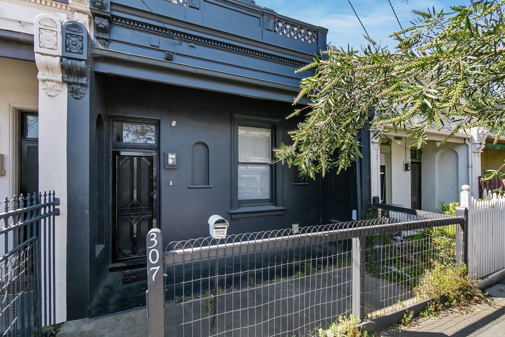2 bedrooms House in 307 Barkly Street BRUNSWICK VIC, 3056