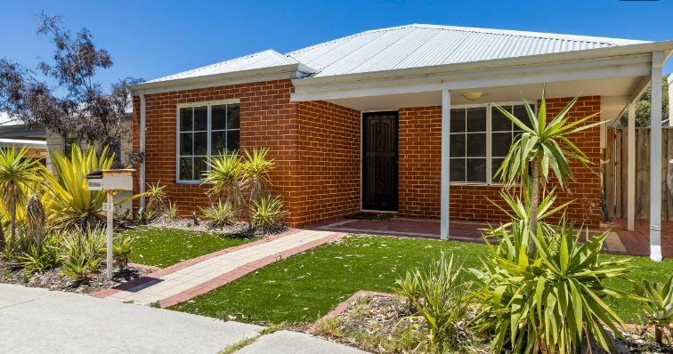 3 bedrooms House in 21 Granite Place YANCHEP WA, 6035