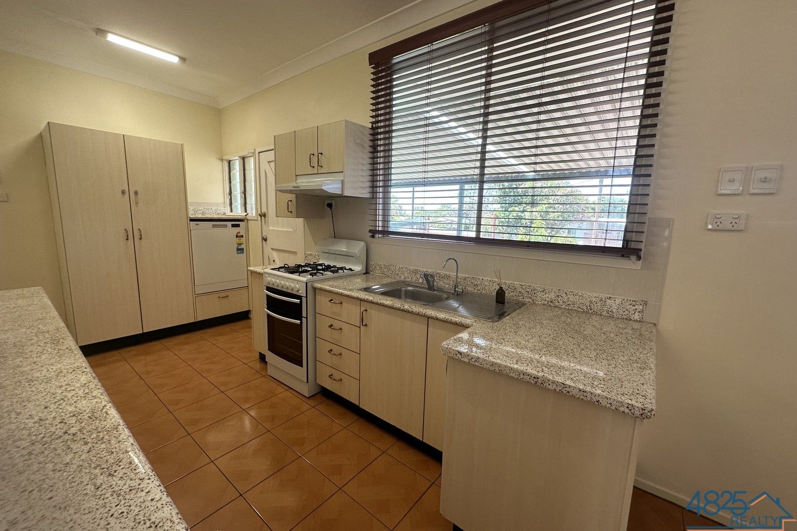 1 Ruby Street, Happy Valley QLD 4825