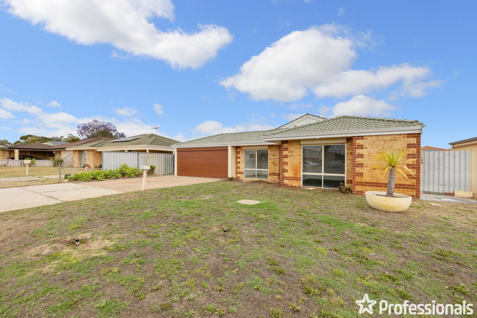 3 bedrooms House in 12 McLean Road CANNING VALE WA, 6155