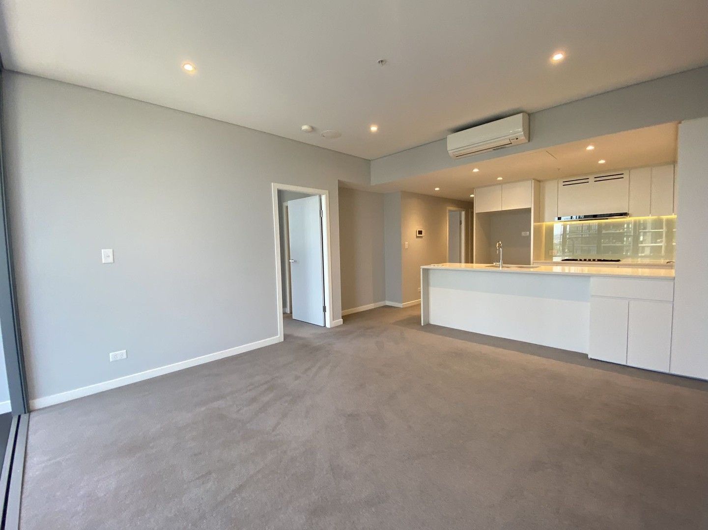 2 bedrooms Apartment / Unit / Flat in lv20/18 Footbridge Street WENTWORTH POINT NSW, 2127