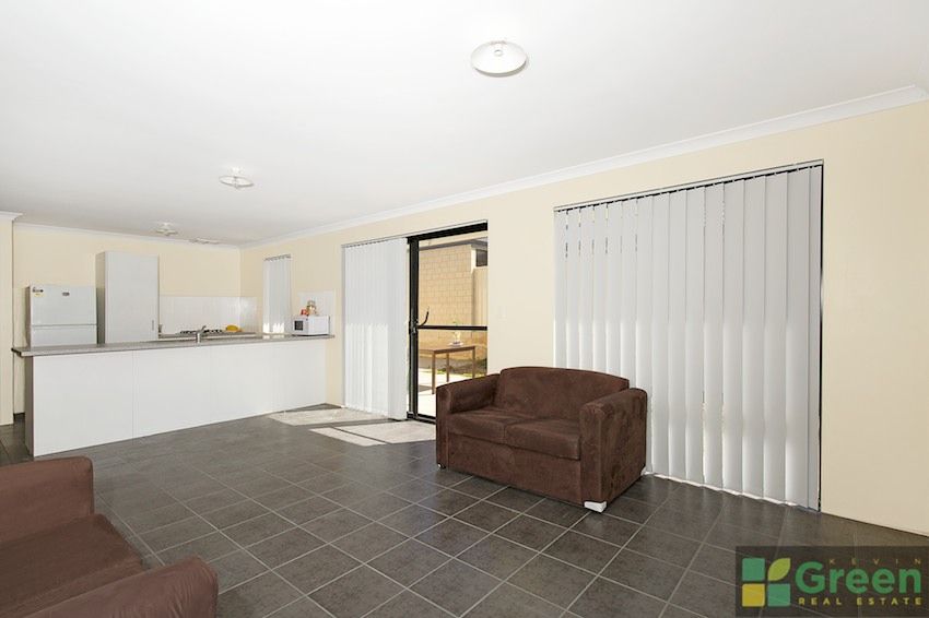 4 Catani Way, Lakelands WA 6180, Image 2