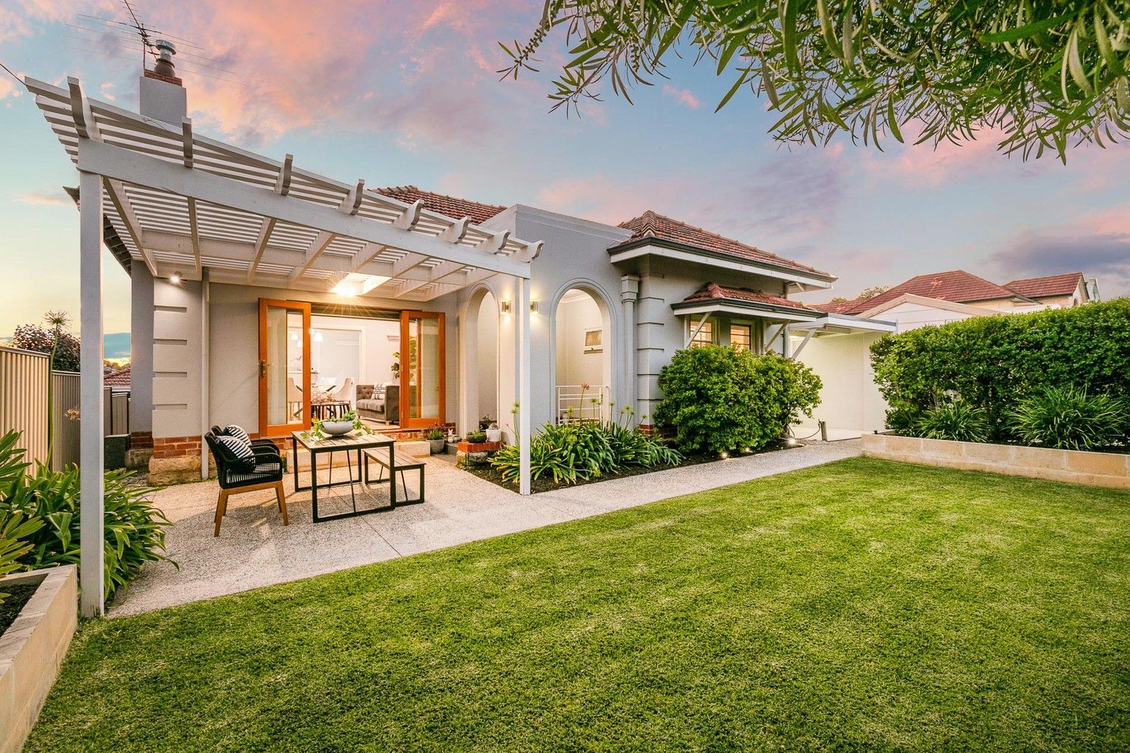 3 bedrooms House in 7 Highlands Road NORTH PERTH WA, 6006