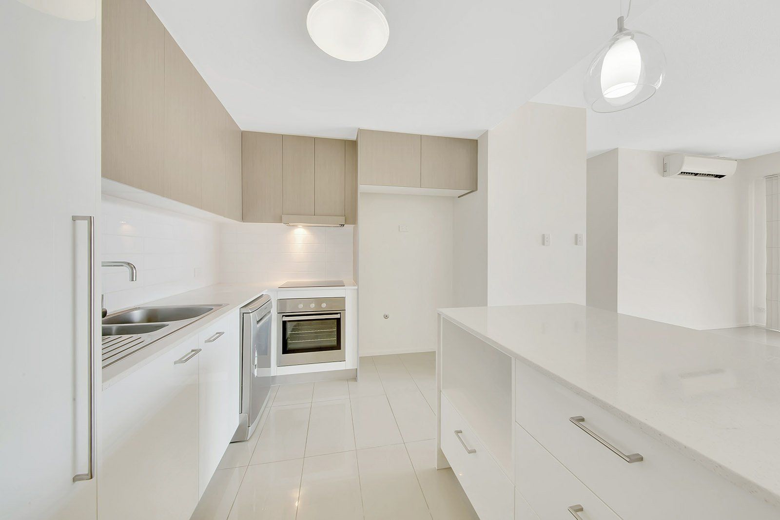 7/104-106 Central Lane, Gladstone Central QLD 4680, Image 2