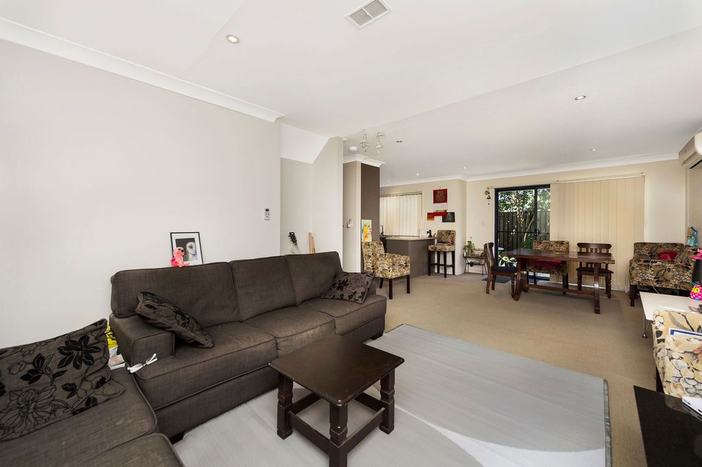 31/2 Jefferson Court, Upper Coomera QLD 4209, Image 2