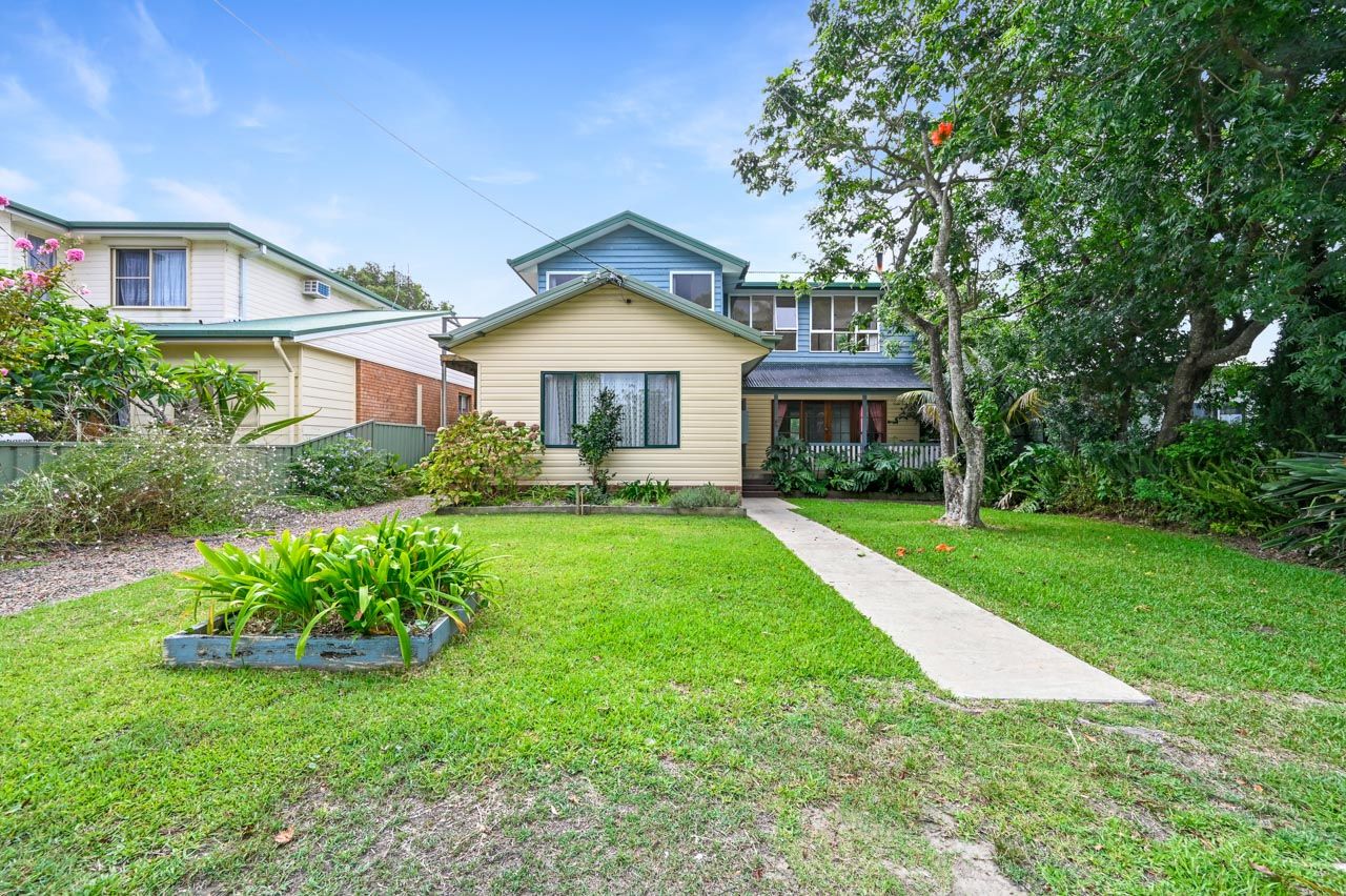 4 bedrooms House in 27 Henry Road MORISSET PARK NSW, 2264