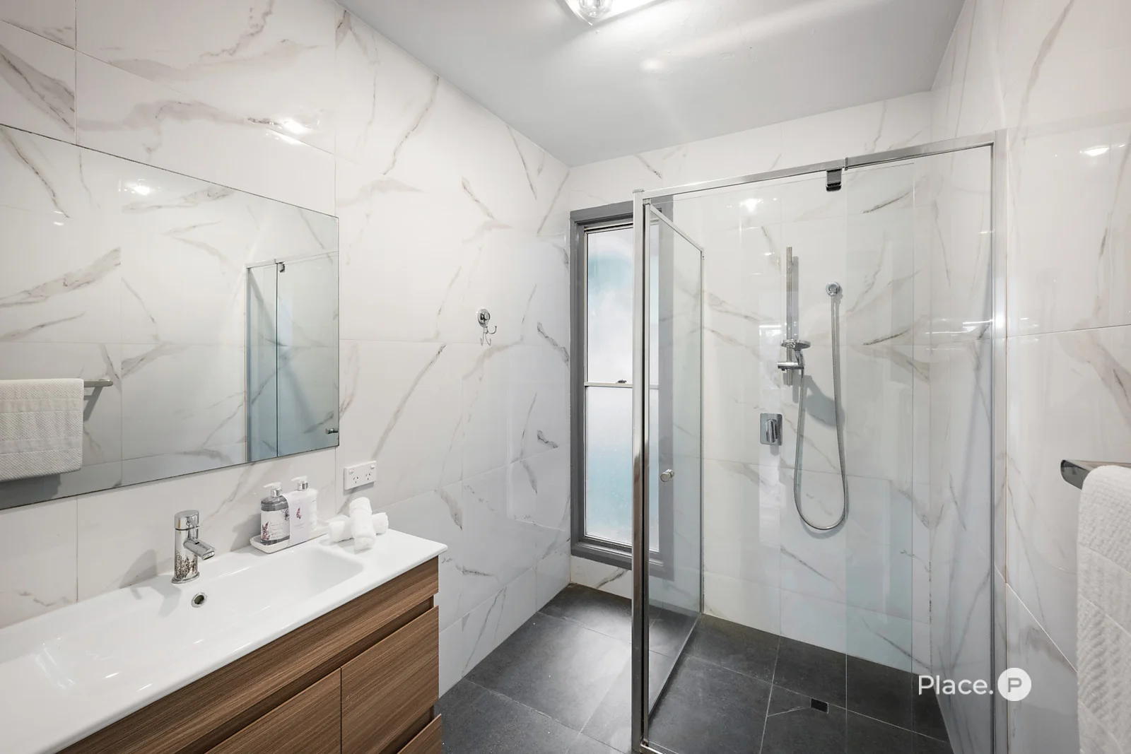 Additional image 17 of 38 Mansted Street, Holland Park West QLD 4121